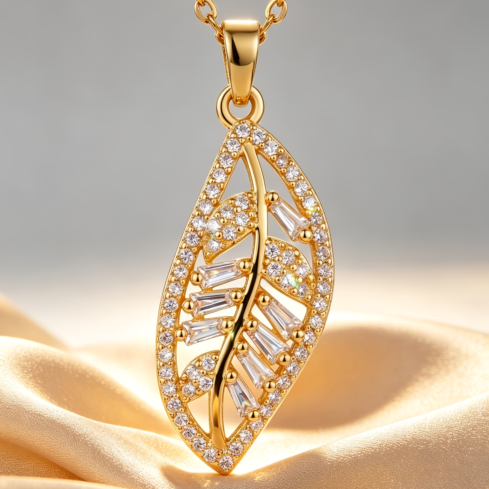 Women's Golden Leaf Shape Pendant Necklace — Casual Style